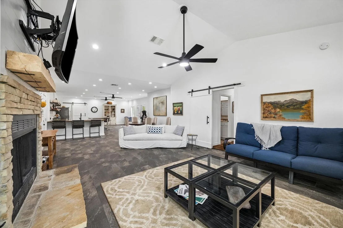 Photo of 90 Twinstone Circle