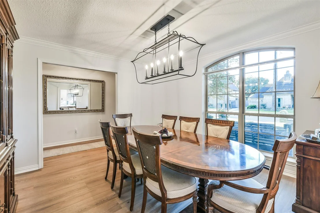 Photo of 3823 Elmcrest Drive