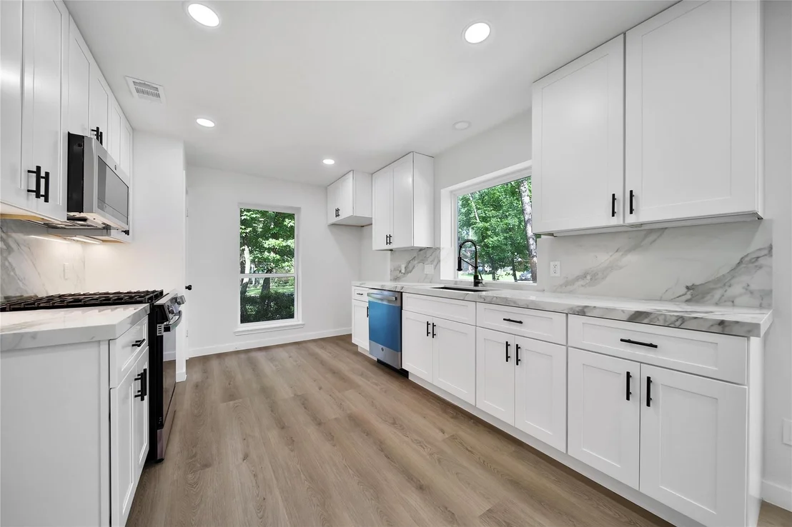 Photo of 70 Breezy Point Place