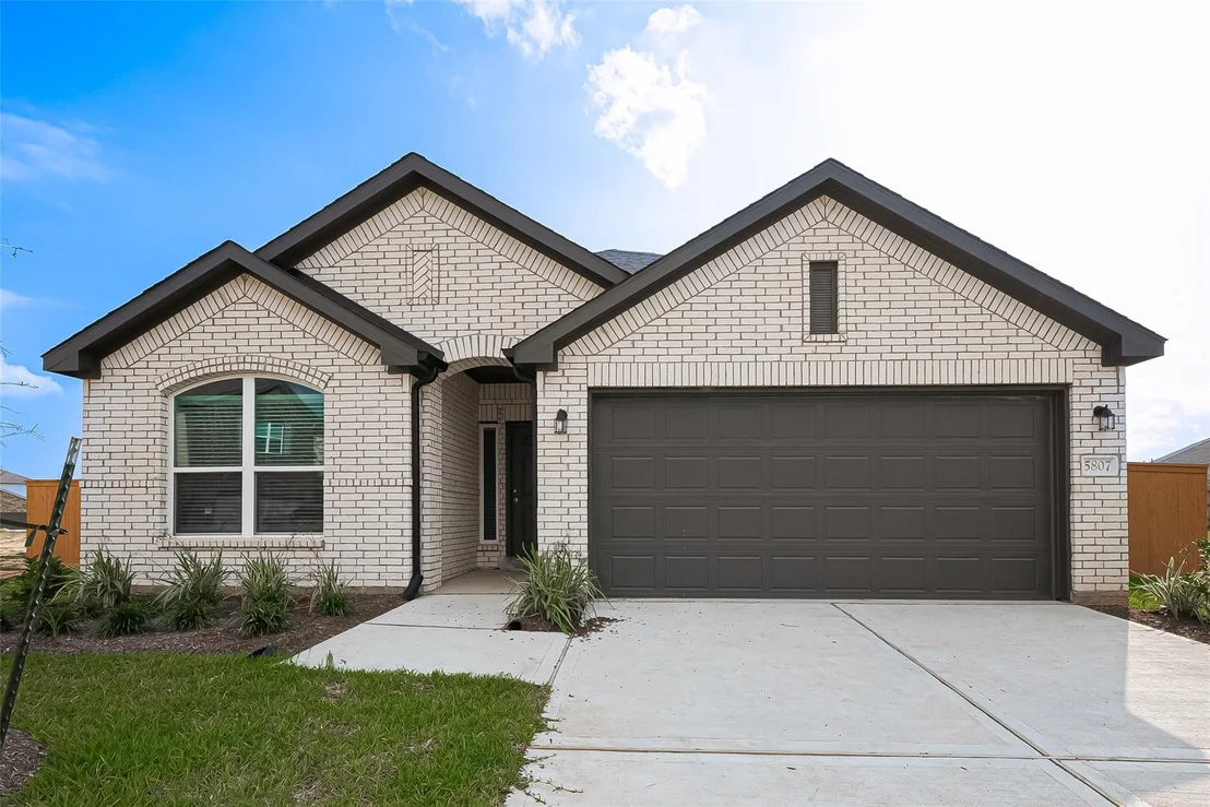 Photo of 5827 Capri Forest Drive