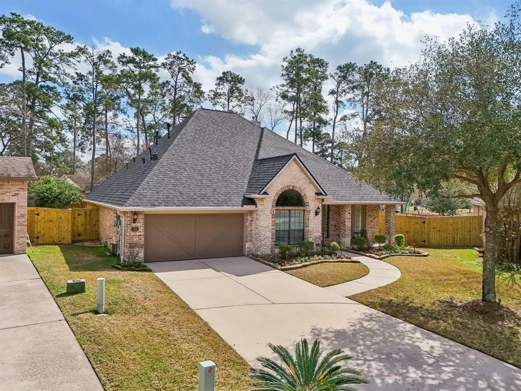 Photo of 105 E Silverwood Ranch Estate