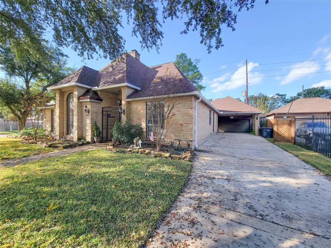 Photo of 5810 Glenmere Lane
