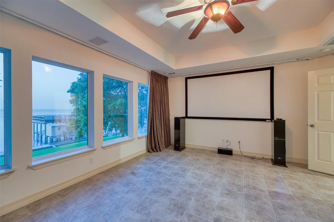 Photo of 371 N Forest Cove Loop