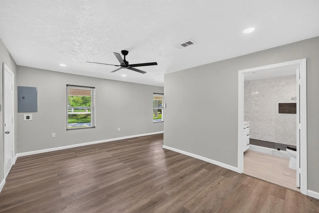 Photo of 1718 County Road 401