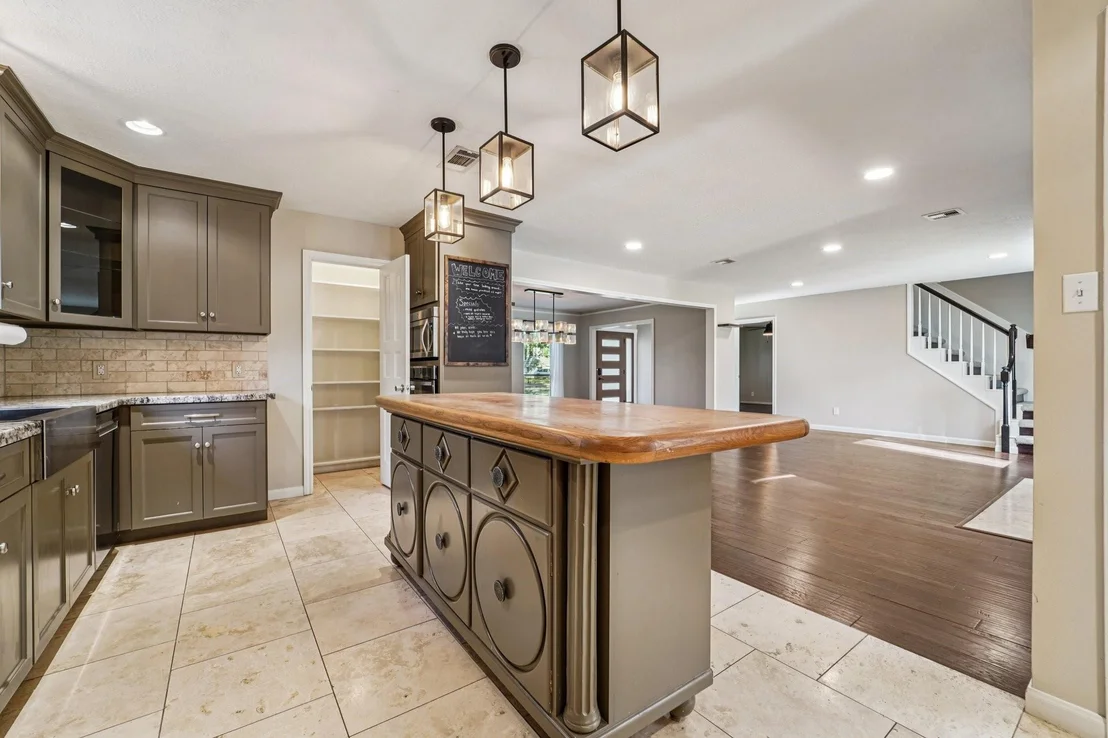 Photo of 6219 Elmgrove Road
