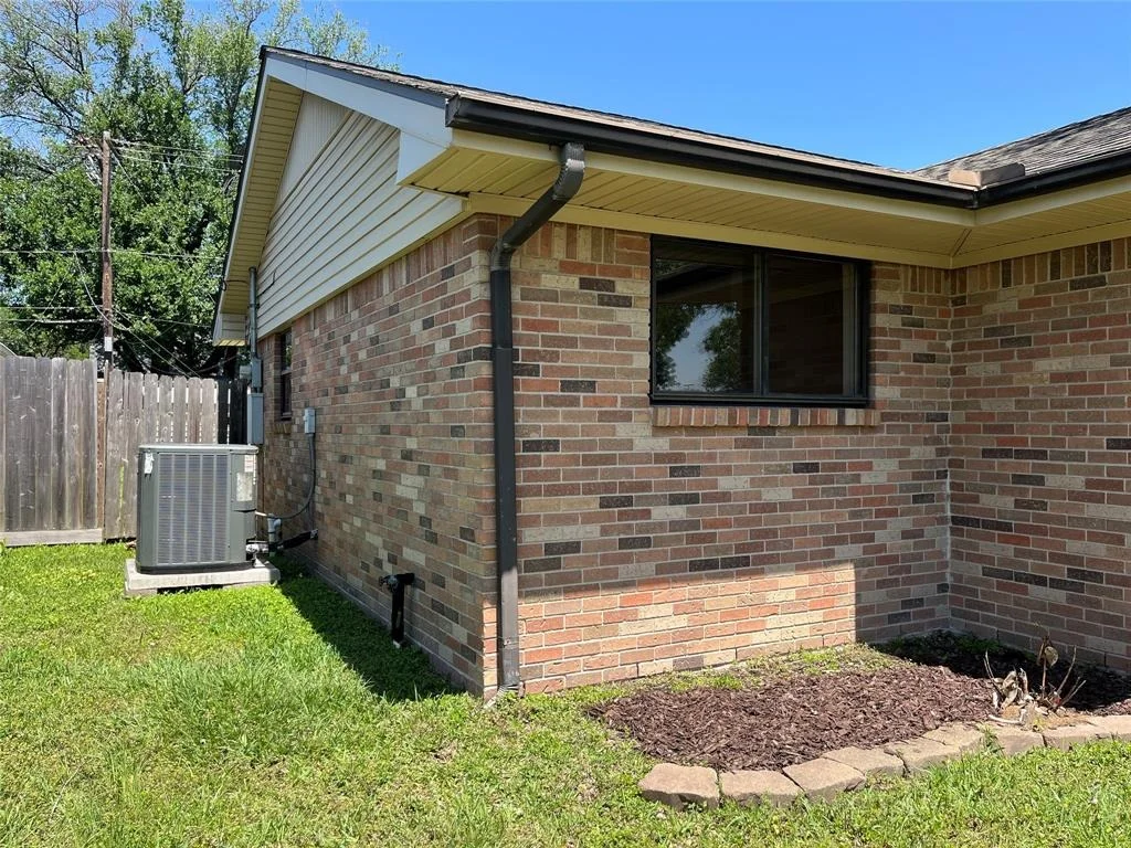 Photo of 1711 Blackburn Drive
