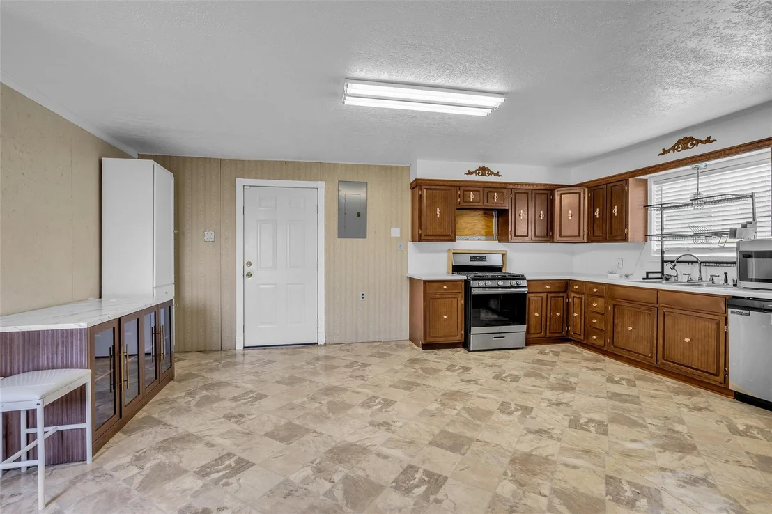 Photo of 15301 Arrowhead Loop W