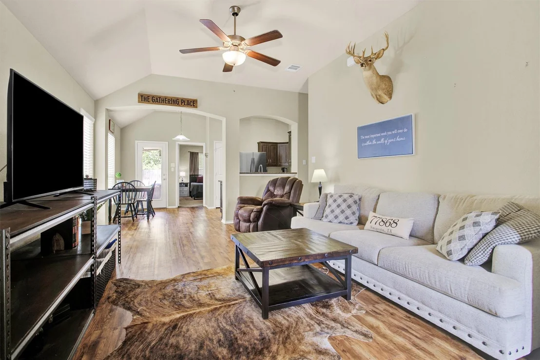Photo of 704 Heritage Drive