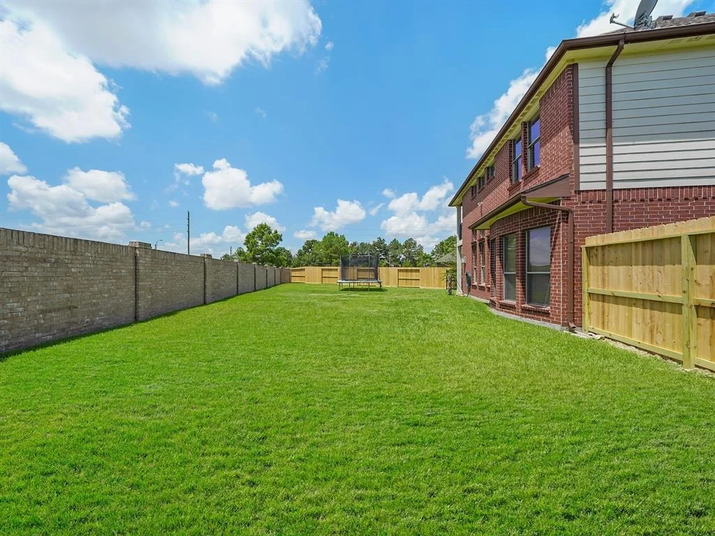 Photo of 25959 Ravenside Drive