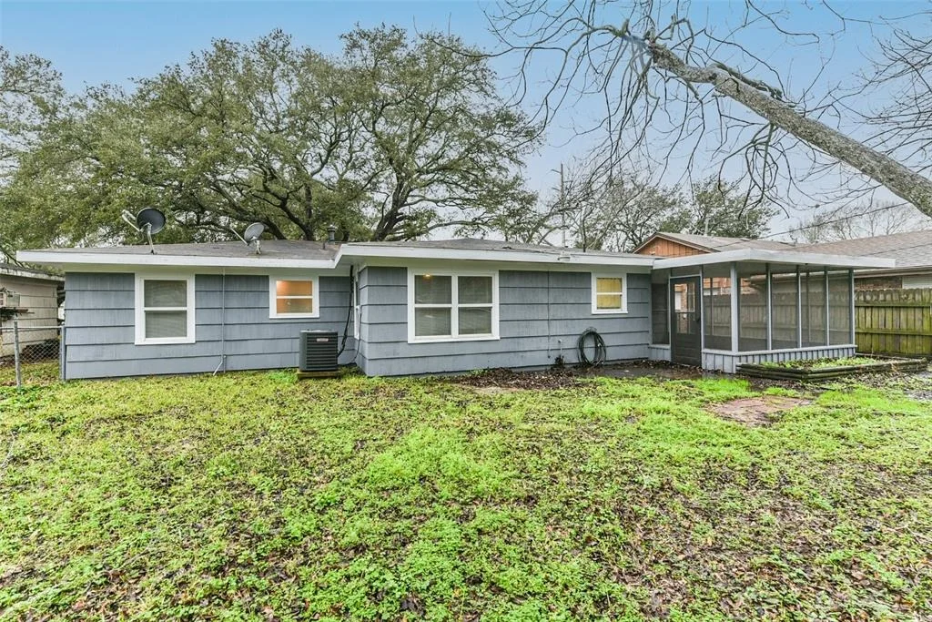 Photo of 1413 Lake Road