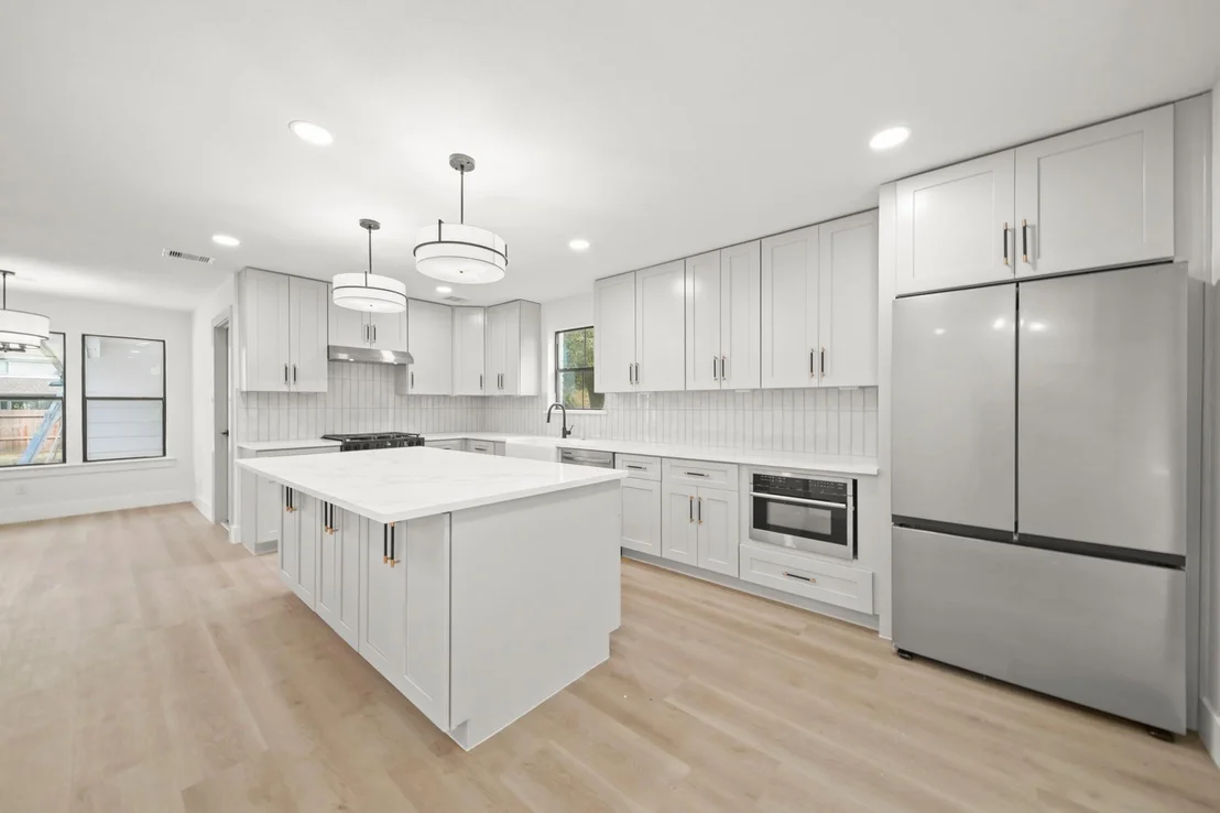 Photo of 6102 Knollview Drive