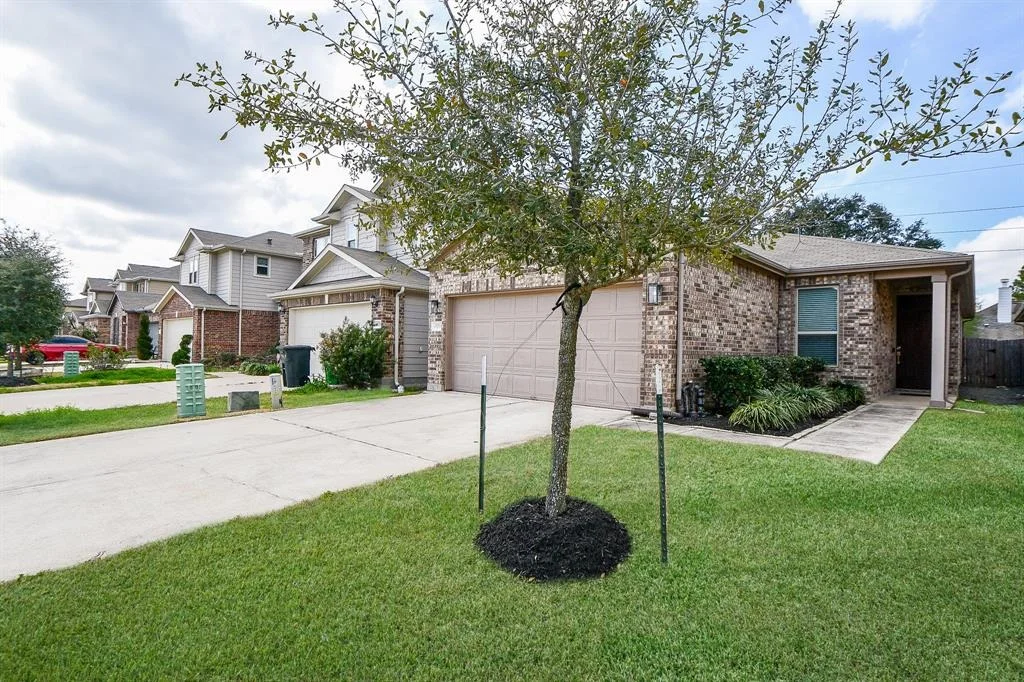 Photo of 6839 Knoll Spring Way