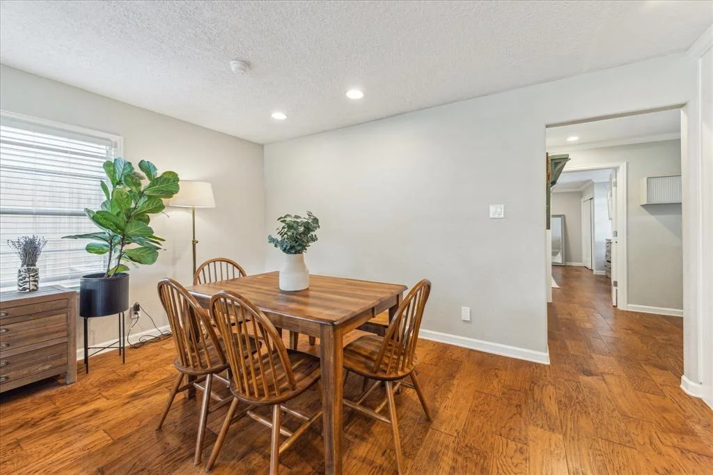 Photo of 1007 Waltway Drive
