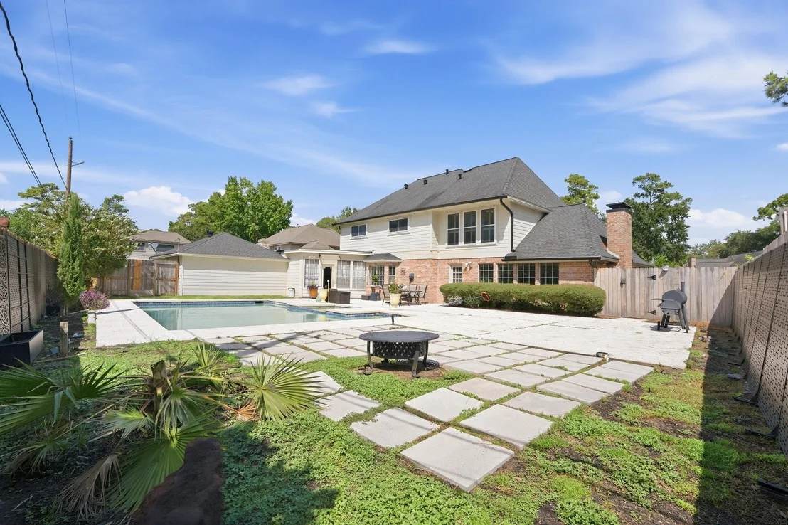 Photo of 16211 N Greenfield Drive