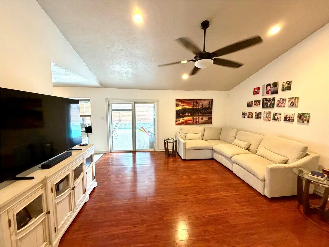 Photo of 22306 Acorn Valley Drive
