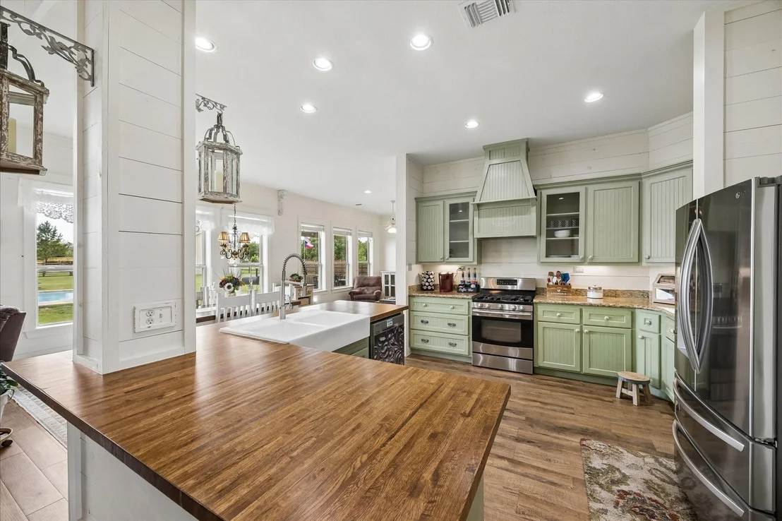 Photo of 2135 Blue Jay Way