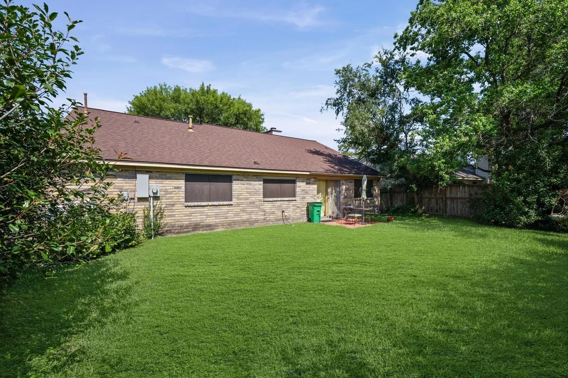 Photo of 9622 Poynes Drive