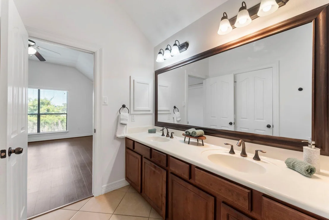 Photo of 1719 Summergate Drive