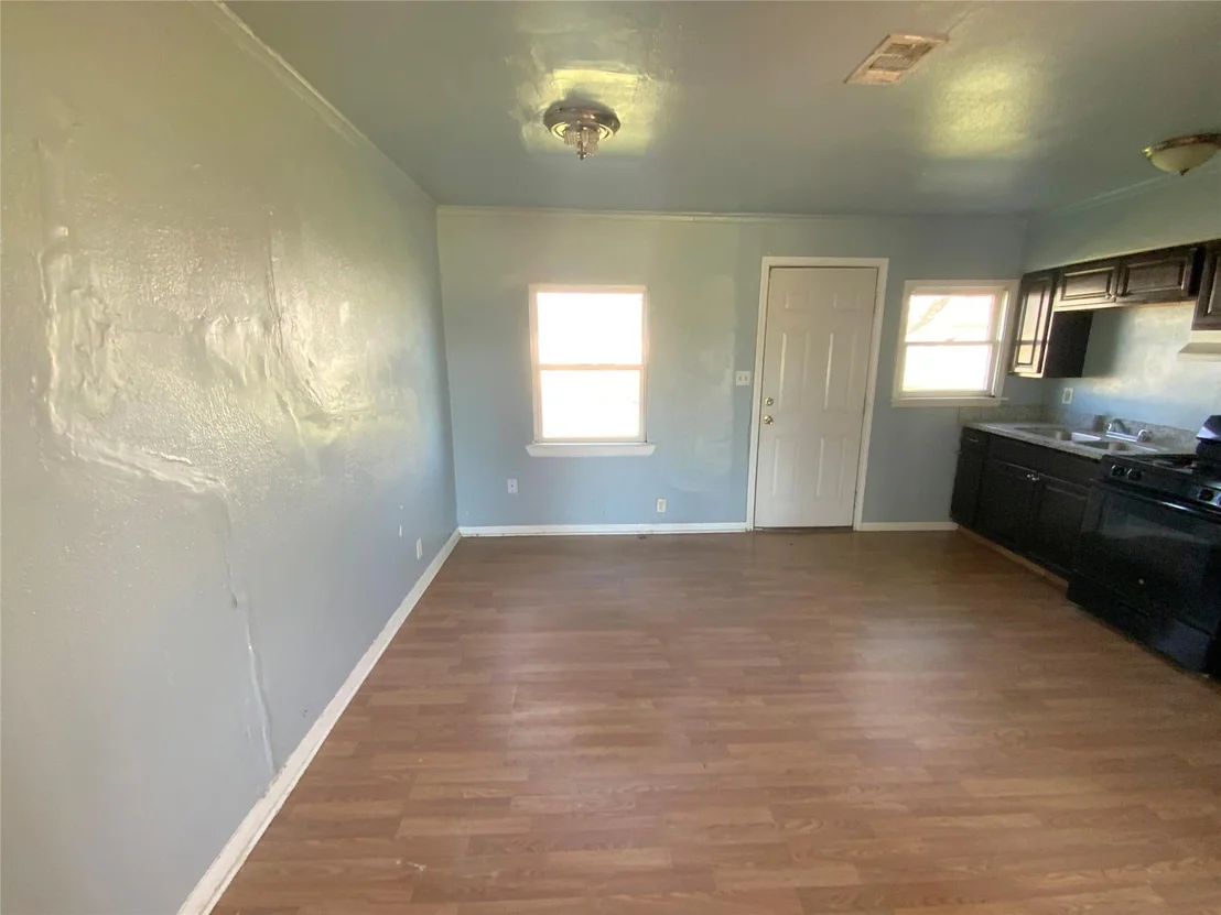 Photo of 1736 Lynn Lane