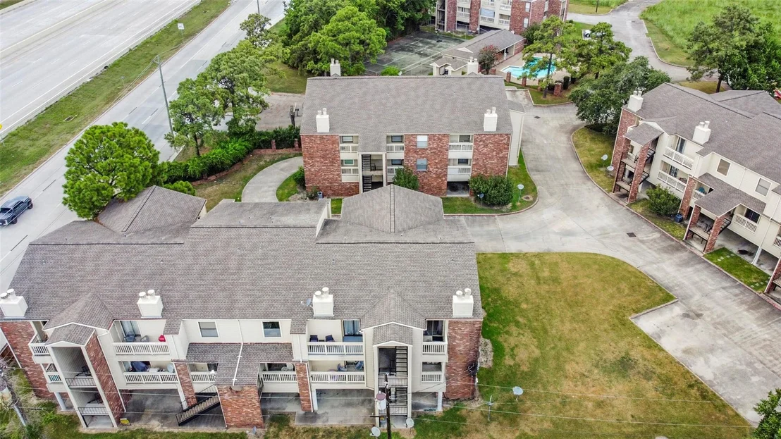 Photo of Unit 258C at 2501 Gulf Freeway