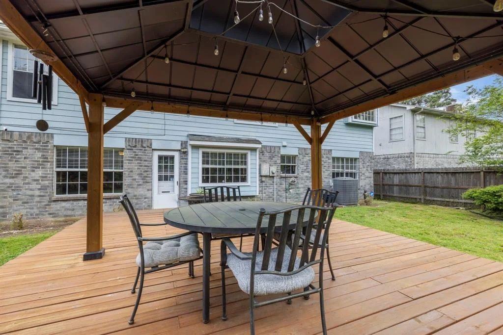 Photo of 18522 Islandbreeze Drive