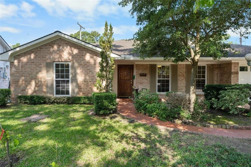 Photo of 4415 Fallbrook Drive