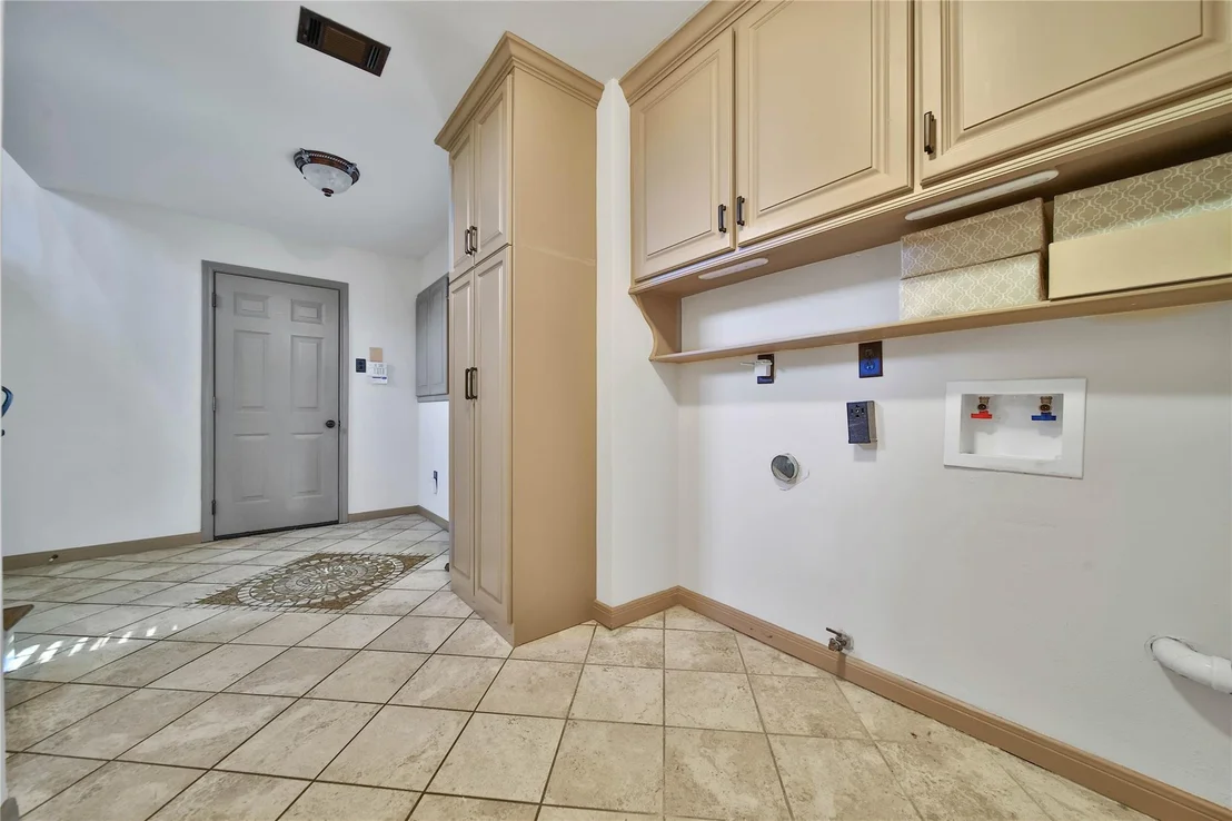 Photo of 1147 Thornton Road