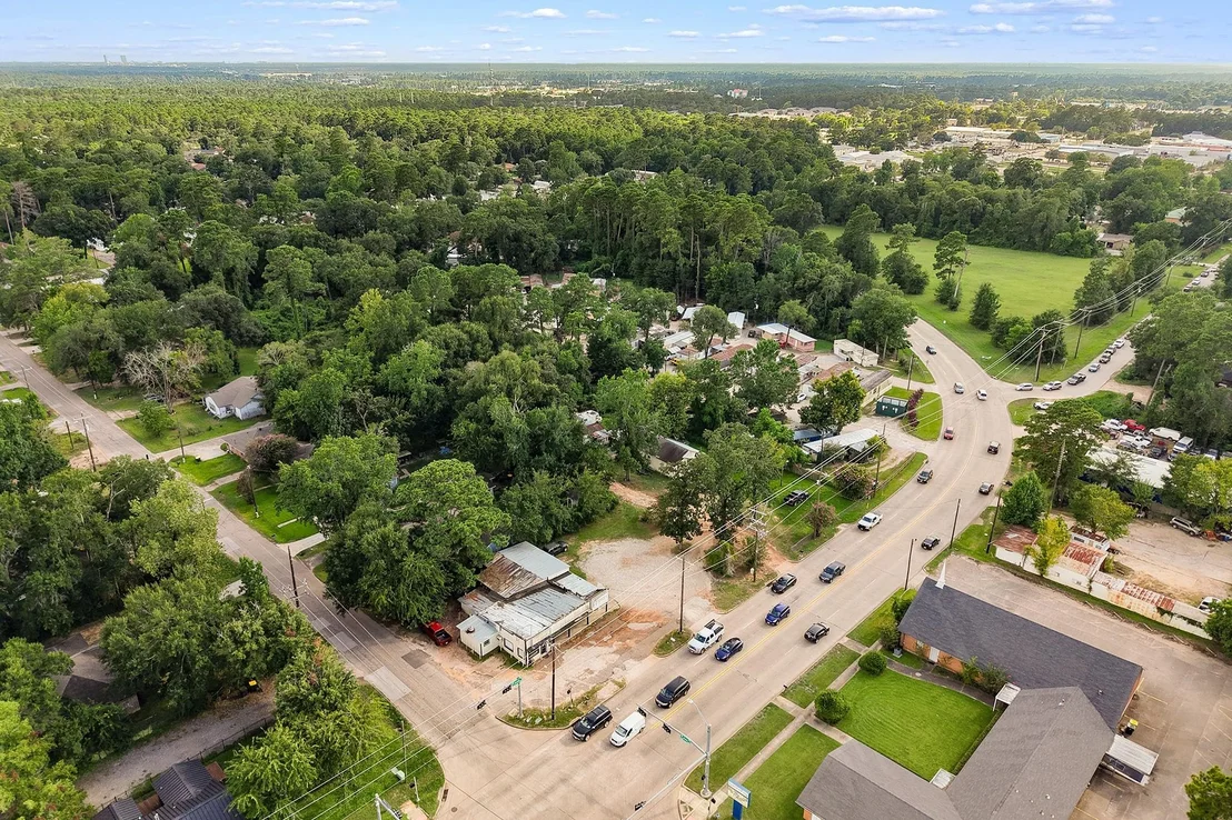 Photo of 425 Silverdale Dr