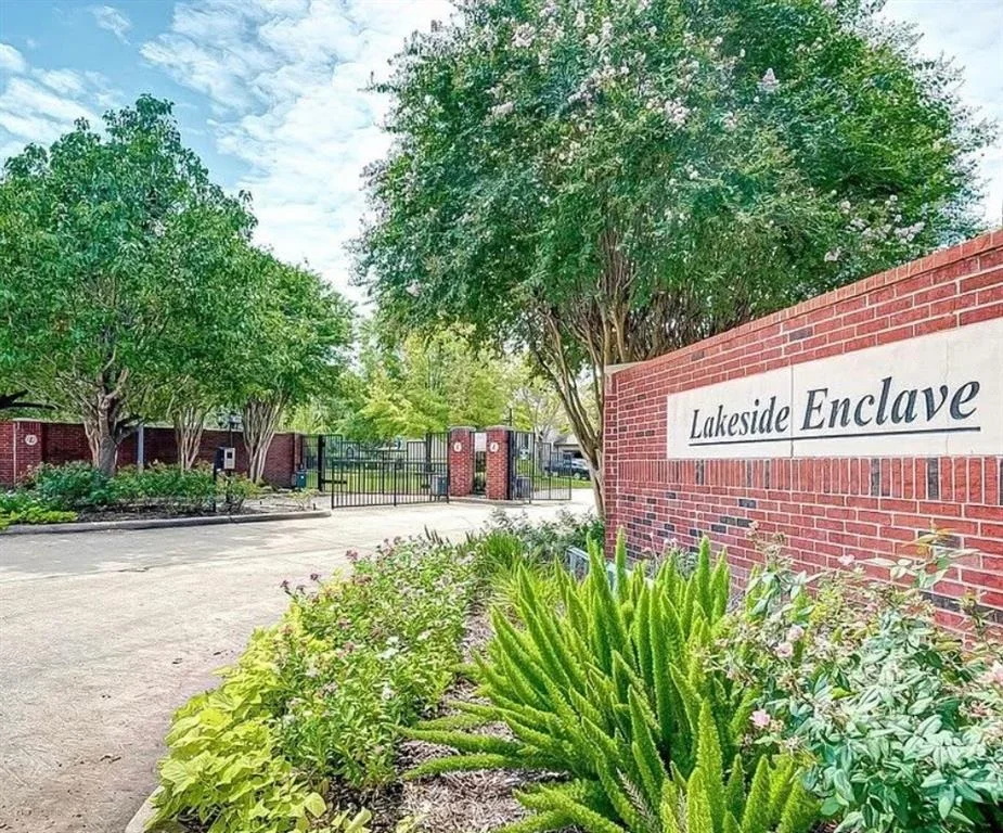 Photo of 1523 Lakeside Enclave Drive