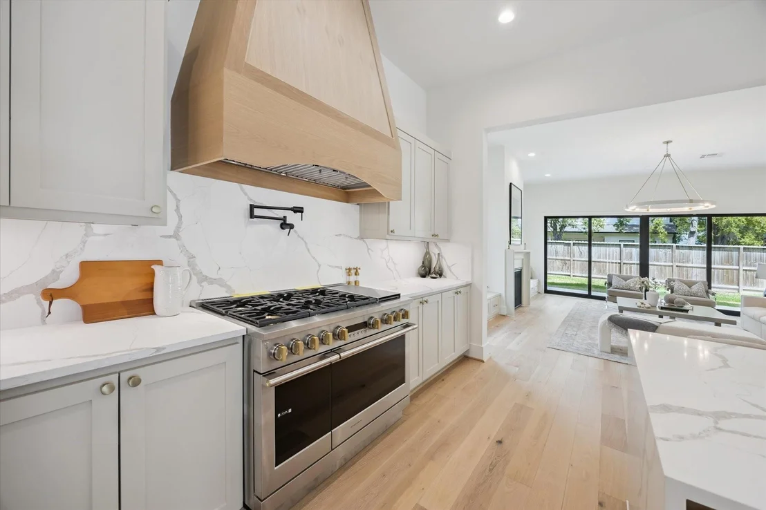 Photo of 938 Gardenia Drive