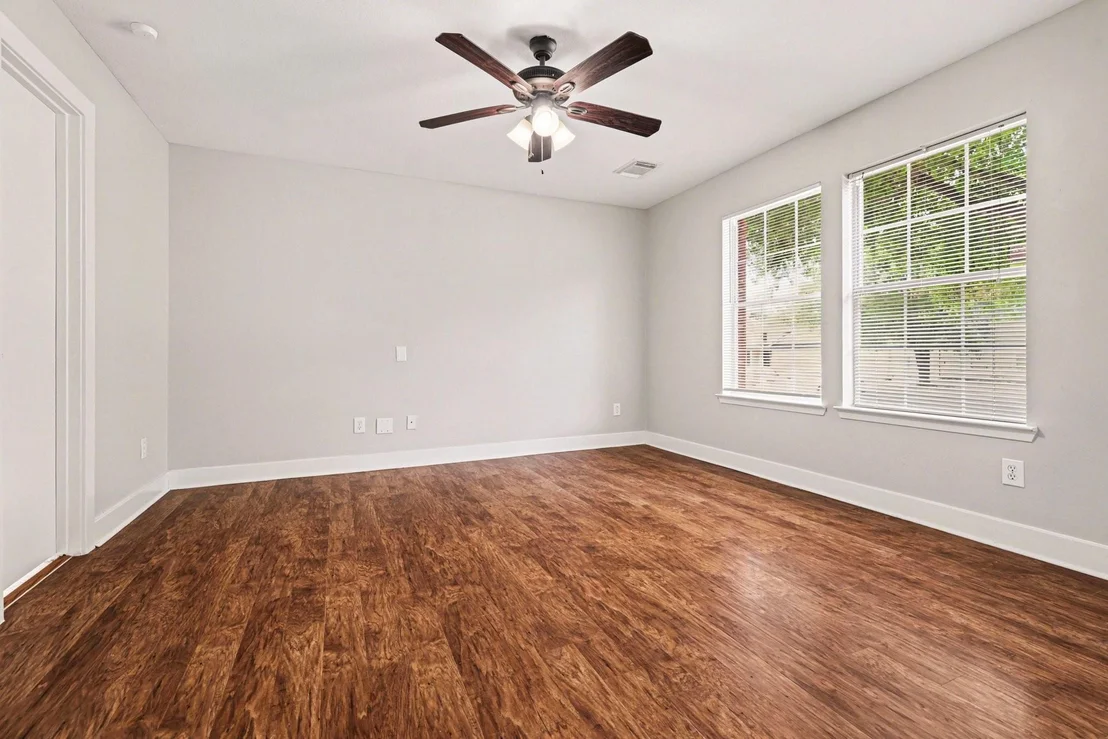 Photo of 817 Dragonfly Drive