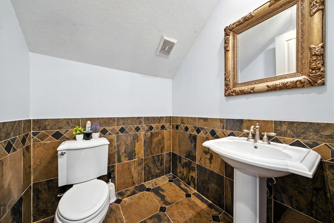 Photo of 2714 Stuart Manor
