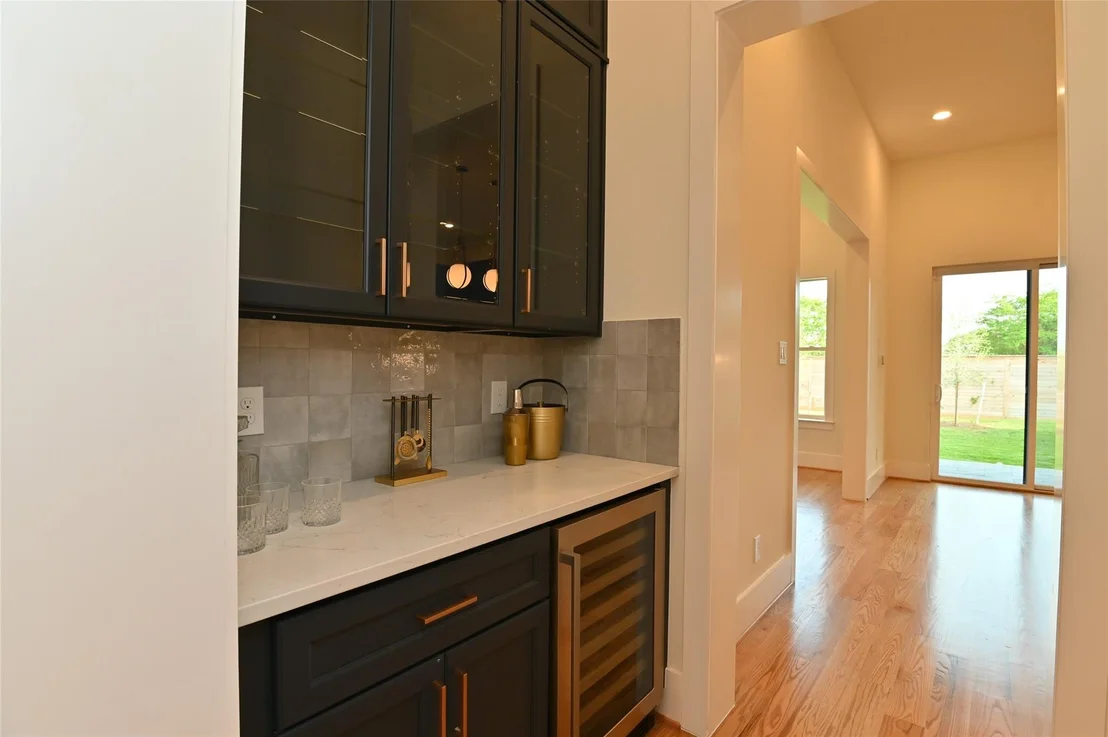 Photo of 1733 Du Barry Lane