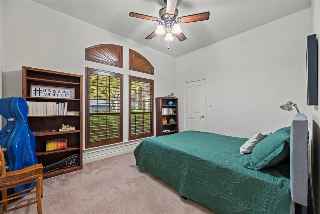Photo of 26919 Wolfs Hill Lane