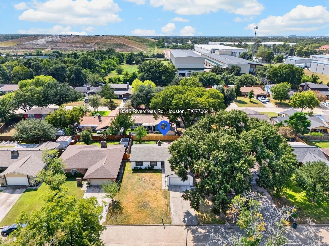 Photo of 8515 Rivercross Road
