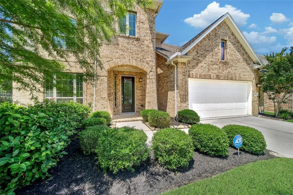 Photo of 19 N Wheatleigh Drive