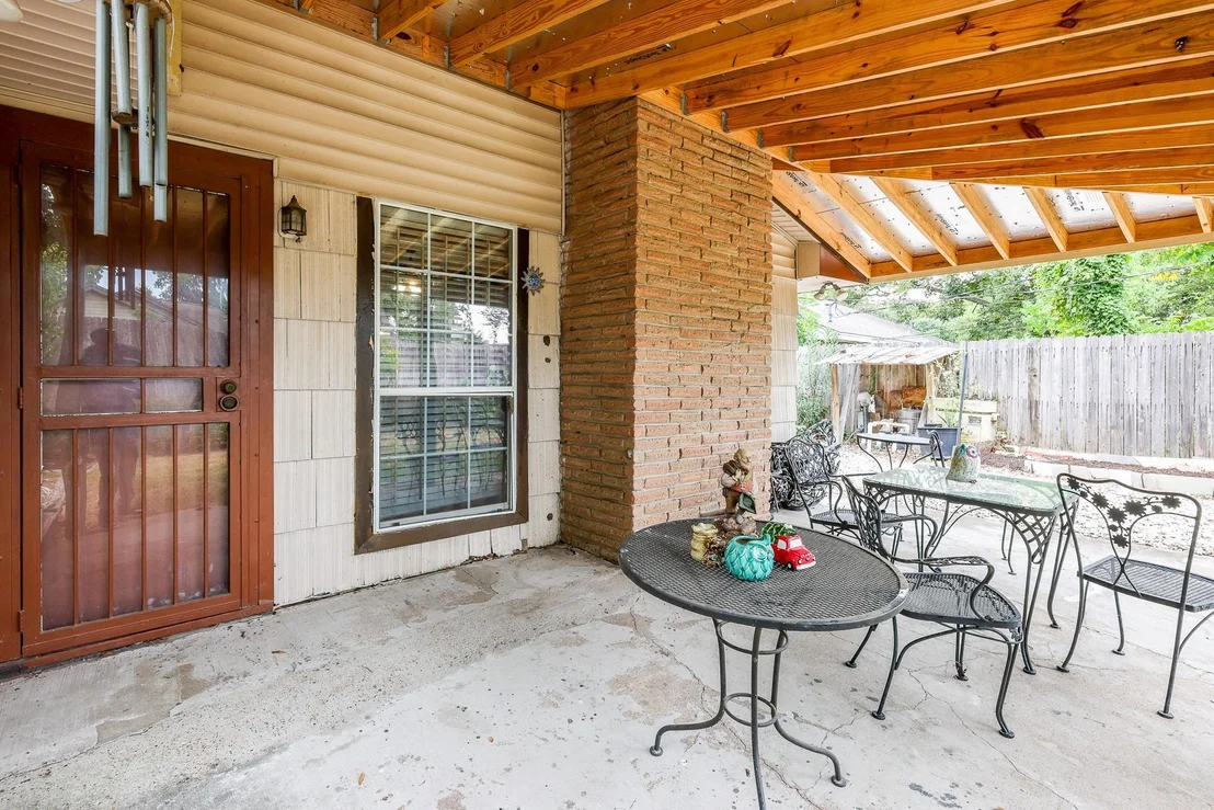 Photo of 6834 Hendon Lane