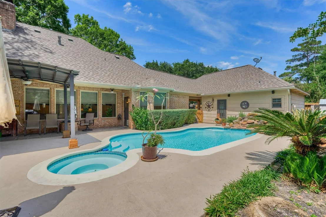 Photo of 423 Pine Edge Drive