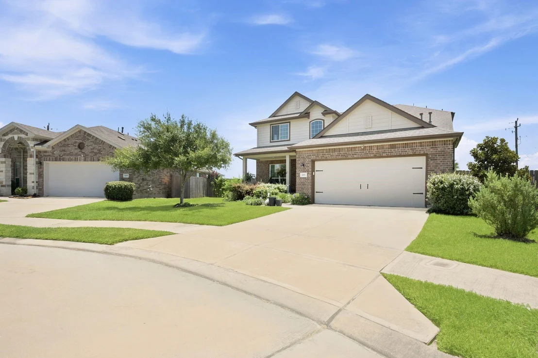 Photo of 693 Forest Bend Lane