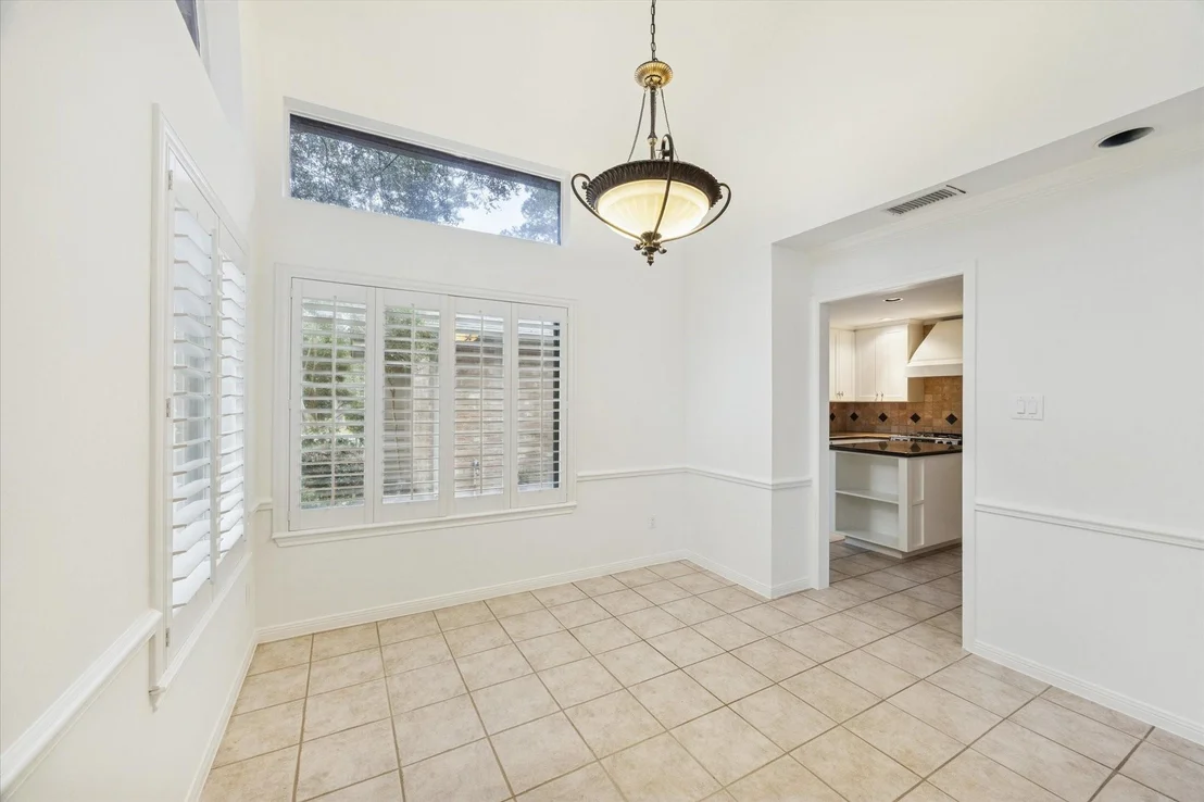 Photo of 12 Lakeridge Drive