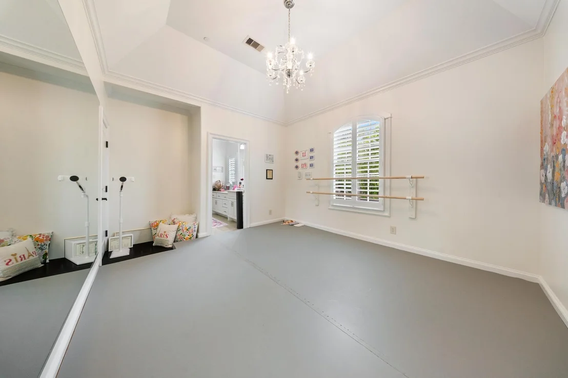 Photo of 21 Carolane Trail