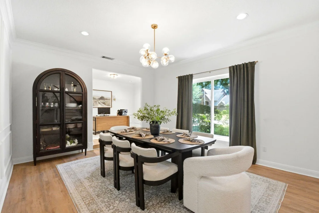 Photo of 1846 Raintree Circle