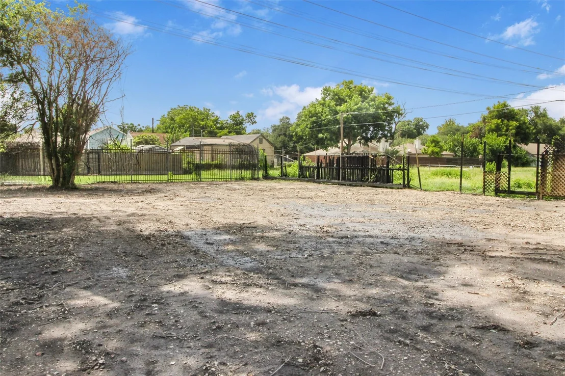 Photo of 5015 Elysian Street
