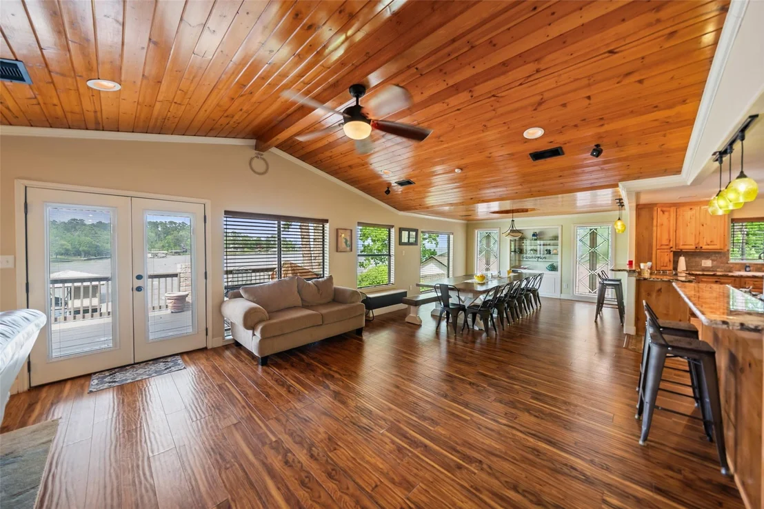 Photo of 121 Holiday Lane