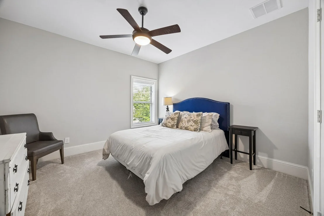 Photo of 1360 Chippendale Road