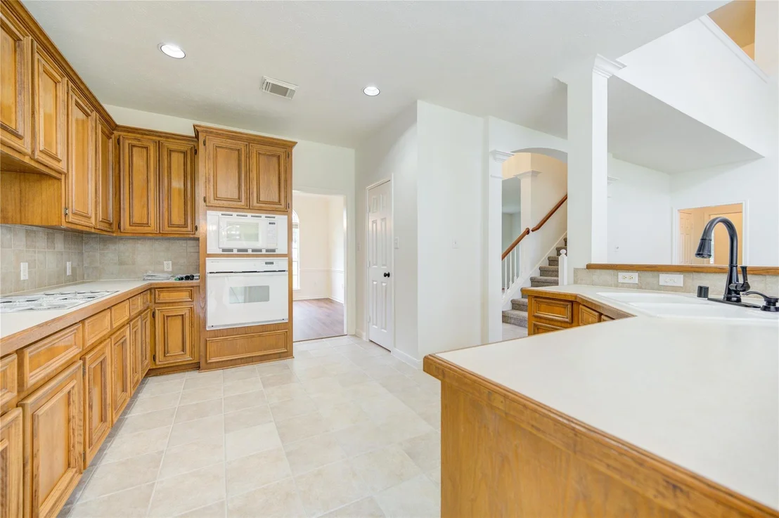 Photo of 7110 Rustling Oaks Drive