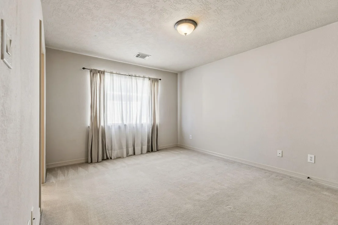 Photo of 8411 Middle Canyon Road