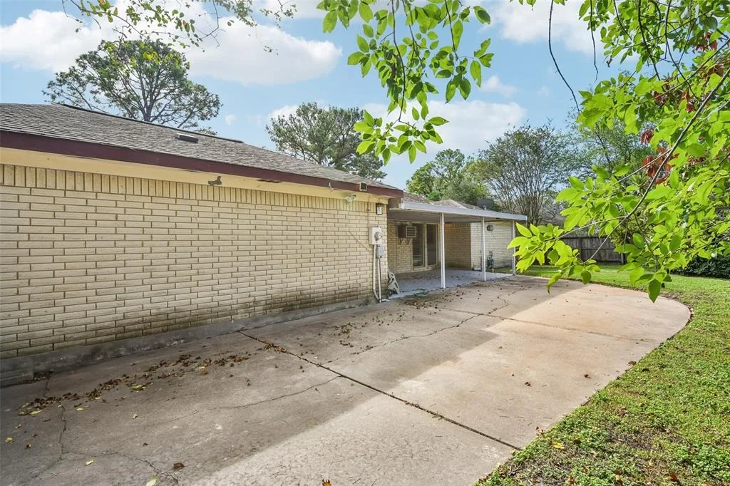 Photo of 5502 Moss Glenn Lane