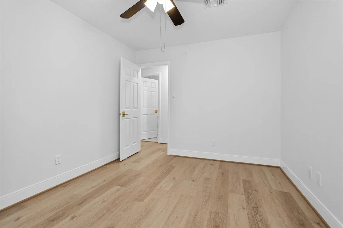 Photo of 147 E Pathfinders Circle