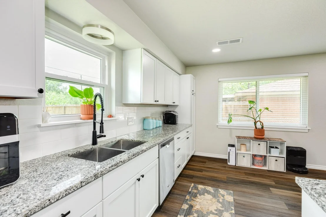 Photo of 811 Loggins Drive